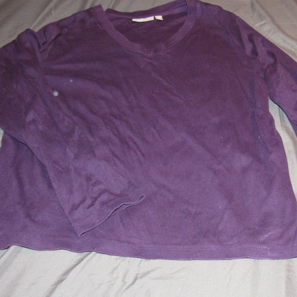 Croft and Barrow XL V neck Long Sleeve Shirt